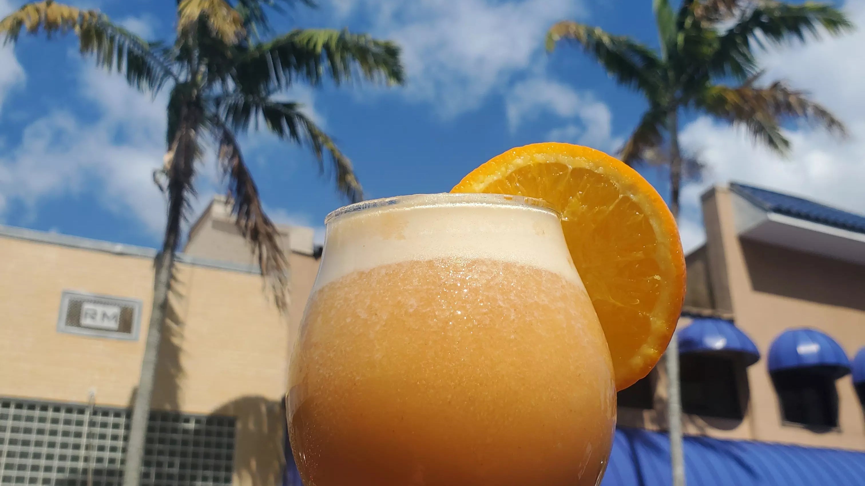 Sunshine Bliss Smoothie: Your Tropical Chill in a Cup